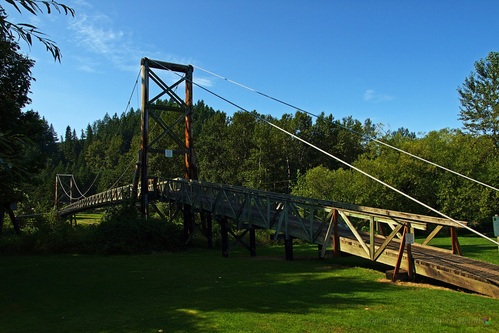 Carnation MacDonald park suspension bridge